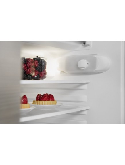Встраиваемый холодильник Whirlpool ARG 590/A