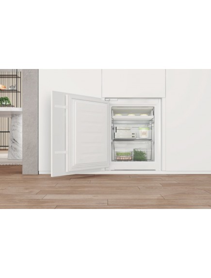 Встраиваемый холодильник Whirlpool WHC18T311