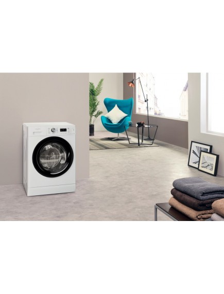 Стиральная машина Whirlpool FFL 7238 B