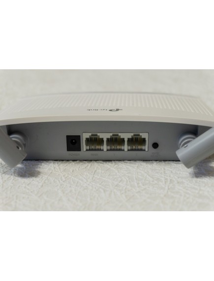 Роутер TP-LINK TL-WR820N