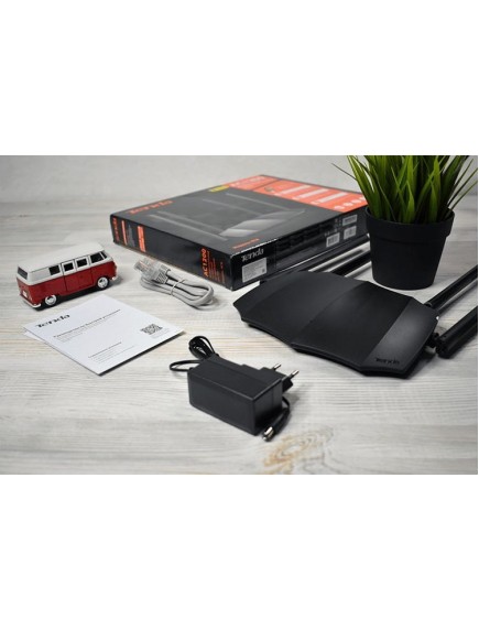 Роутер Tenda AC8