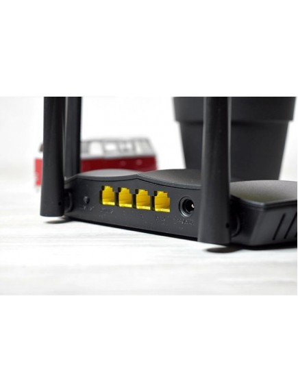 Роутер Tenda AC8