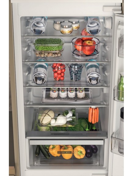 Встраиваемый холодильник Whirlpool WHC18D011C1SF