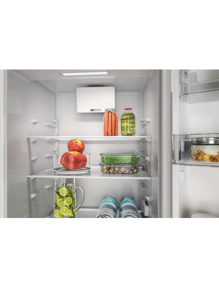 Встраиваемый холодильник Whirlpool WHC20D023B1SF