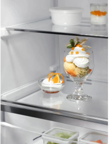 Морозильная камера Electrolux LUS7ME28X