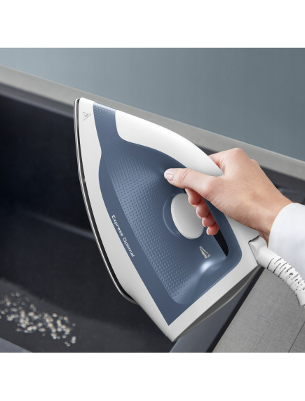 Утюг с парогенератором Tefal SV4110E0