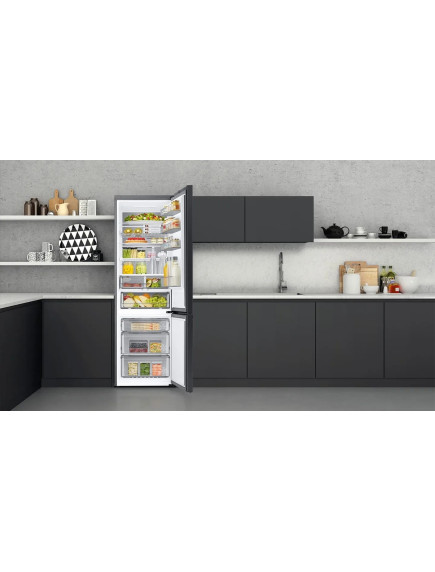 Холодильник Samsung RB38C7B4EB1/UA