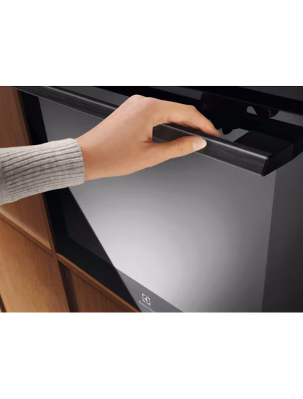 Духовой шкаф Electrolux LOE8F38Z